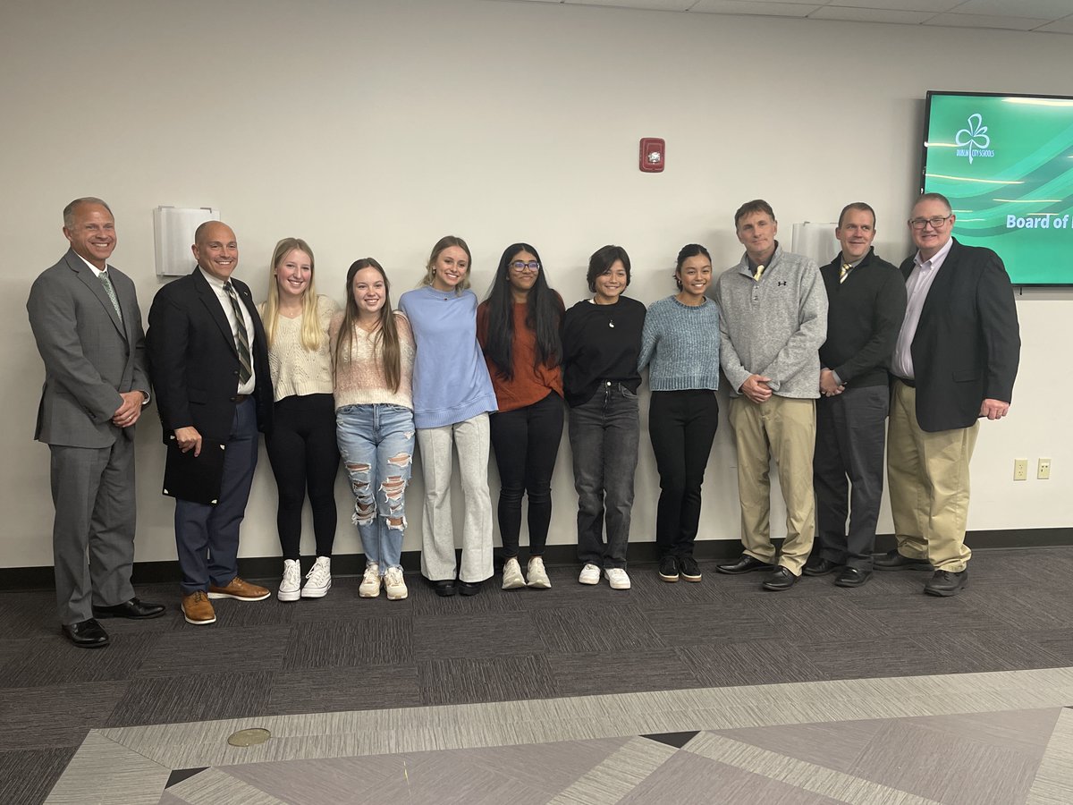 Outstanding students were on full display at Thursday's Board meeting.  The  <a href="/dreDCSD/">dreDCSD</a> Kindness Club led the Pledge of Allegiance, and then the Board recognized <a href="/JXCcelts/">Dublin Jerome Boys XC</a> Sam Ricchuti and the @JeromeLadyGolf team who also finished as State Runners Up. Congratulations to all!