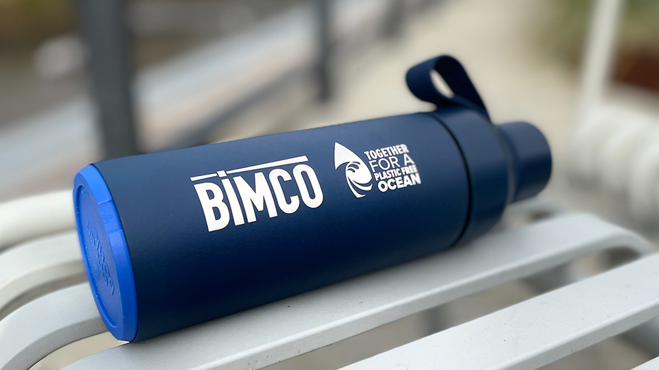BIMCONews's tweet photo. BIMCO has launched a campaign to raise awareness and help support the removal of single-use plastic bottles from ships. As a first step BIMCO has partnered with Ocean Bottle on co-branded reusable bottles which symbolise the change needed: https://t.co/BH9jhur9qV https://t.co/8HxwU3PE0U