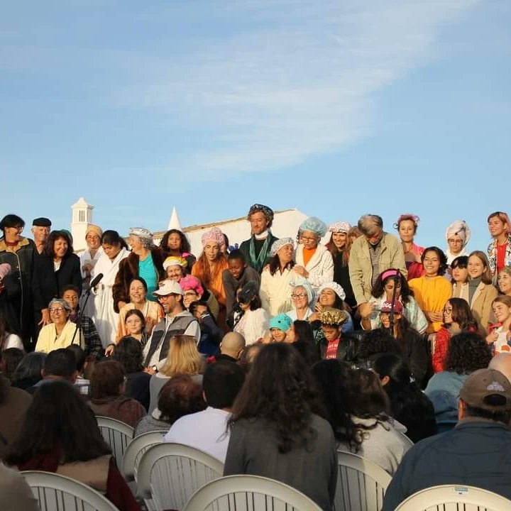 CulturaAlgarve's tweet photo. Milreu recebeu os espetáculos 'OUVI DIZER' e  'ALUGA-SE', do Teatro de Vizinhes - Teatro comunitário de Faro e do Grupo de Teatro Comunitário - Quarteira Fora da Caixa, um projeto apresentado pelo Colectivo JAT - Janela Aberta Teatro, no âmbito do #DiVaM. https://t.co/YQExaOCSjB