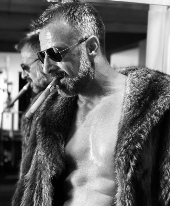 Cigar and Cognac day xx https://t.co/FmvwRqyrLr<a href="/tag/spain"class="tags"><span>#spain</span></a>