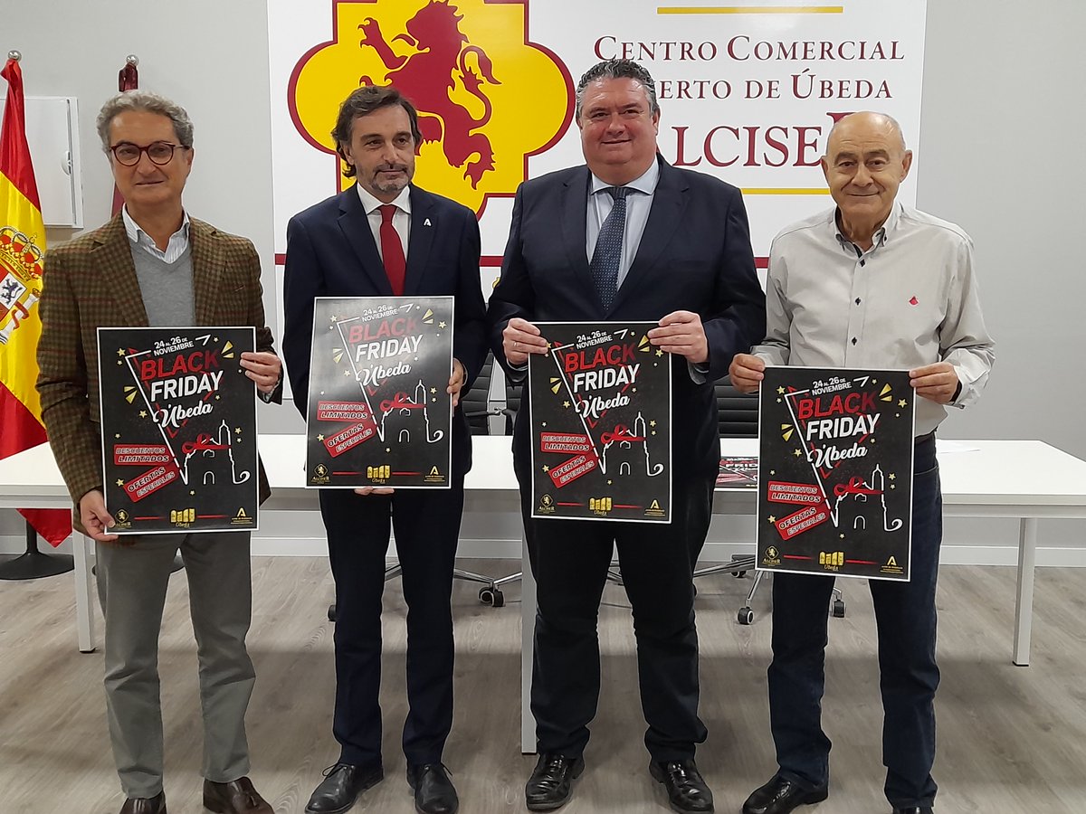 JaenJunta's tweet photo. 🛍️ Francisco Joaquín Martínez, delegado de @EmpleoJunta, participa en la presentación de la #ÚbedaBlackFriday, organizada por #Alciser.
💬 "Colaboramos en un singular evento para la ciudad y la provincia, favoreciendo la dinamización en las calles y el comercio de proximidad". https://t.co/fHPeAa1lyu