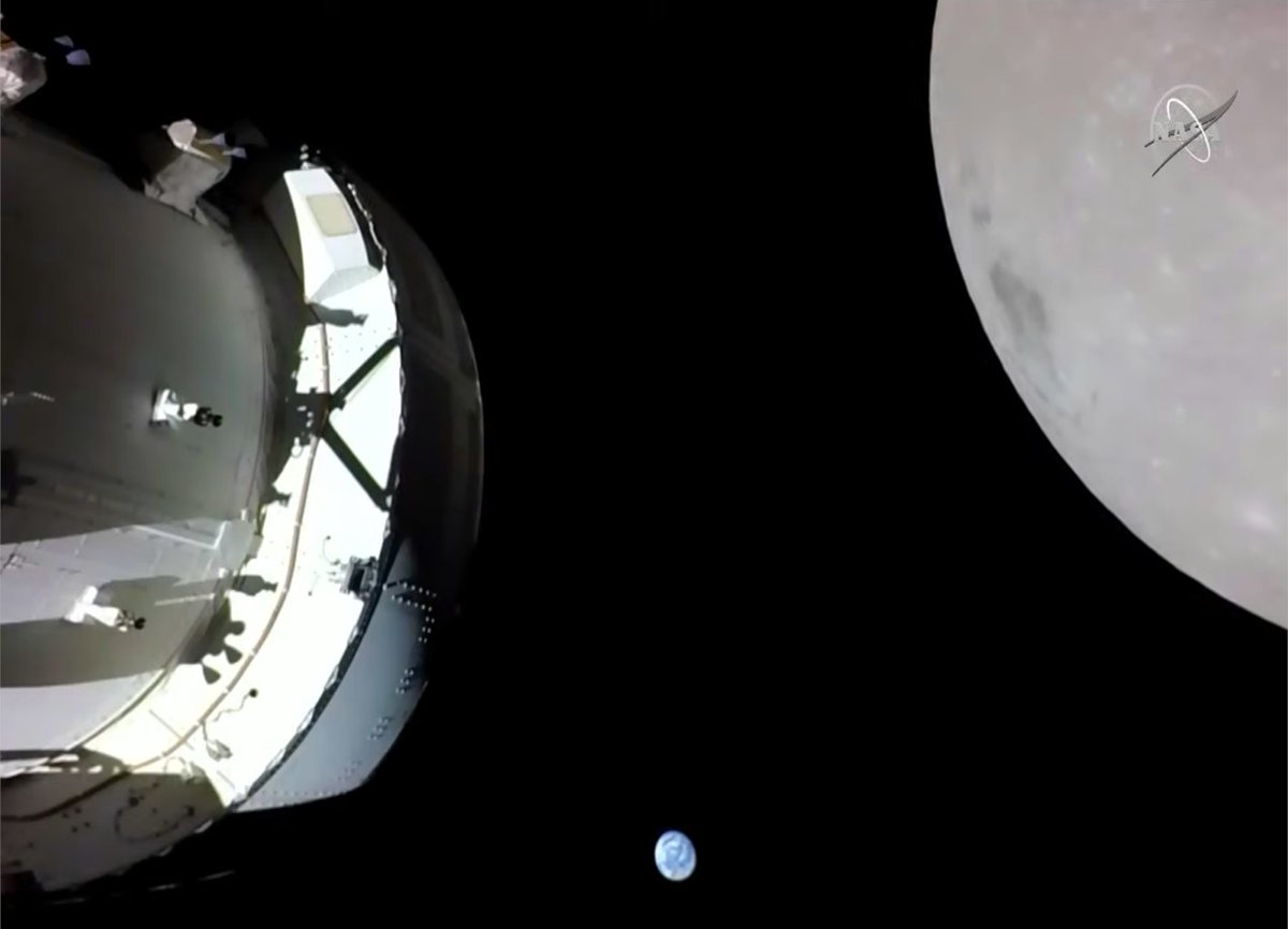 esa's tweet photo. We just heard 'GO for the OPF burn' for @NASA_Orion European Service Module. 

#Artemis I, Moon and Earth. Some amazing live views from #OrionESM cameras as the spacecraft changes its orientation. Watch live https://t.co/zPUs8ulJqs #ForwardToTheMoon #Artemis https://t.co/3ddMDunuNy