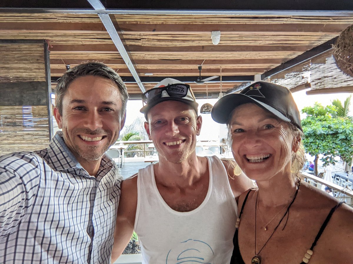 jeremyshowalter's tweet photo. Great to meet and spend time with @njelsalvador in #ElZonte this past weekend! Until next time! https://t.co/2IYOPgko8k
