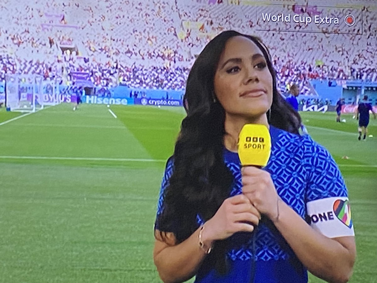 England may not be wearing the #OneLove armband, but <a href="/AlexScott/">Alex Scott MBE</a> is right now on BBC. This is more than just LGBTQ+ rights, this is Human Rights 🏴󠁧󠁢󠁥󠁮󠁧󠁿🏳️‍🌈💙