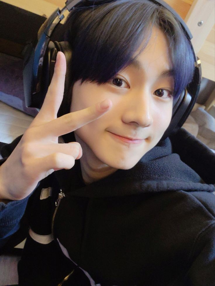 mxplode_'s tweet photo. 이건 나에게 꼭 맞는다, right? 🎧🥰💕
#JUNGWON #MXPLODE https://t.co/7LPxzzjy8q