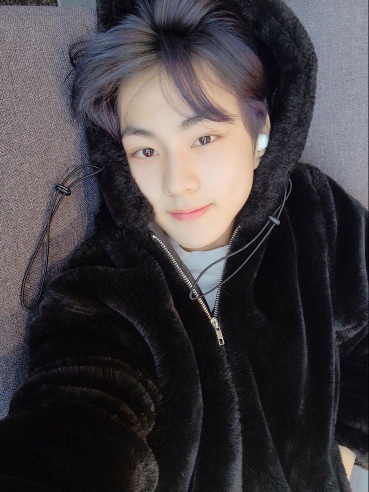 mxplode_'s tweet photo. 이건 나에게 꼭 맞는다, right? 🎧🥰💕
#JUNGWON #MXPLODE https://t.co/7LPxzzjy8q
