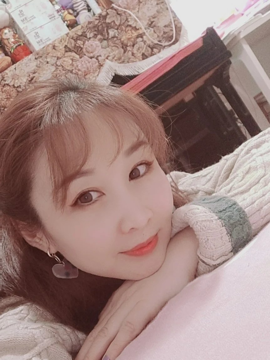 Garm8O's tweet photo. 每个年龄的烦恼，都会在那个年龄的地方，安��的等着你，从不缺席。真希望28岁的我，依然可以独自美丽。 https://t.co/k2h7mSZZrT