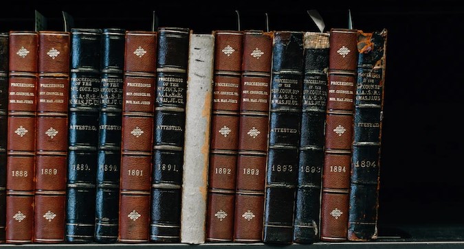 📢Une justice qui recule, une justice qui se ferme - nôtre réaction à la loi du 16 octobre 2022 qui instaure le registre central : openjustice.be/2022/11/21/fac…