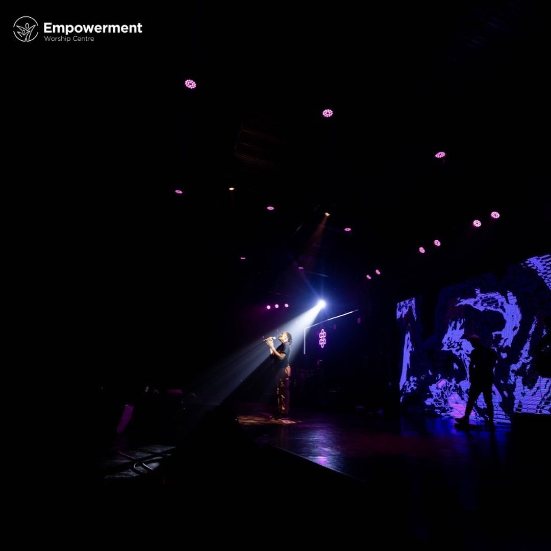 ewccomm25campus's tweet photo. Jesus at the center of it all.
#HOEC22
#WorshipNight
#ConferenceSunday https://t.co/TzlBodhzmO