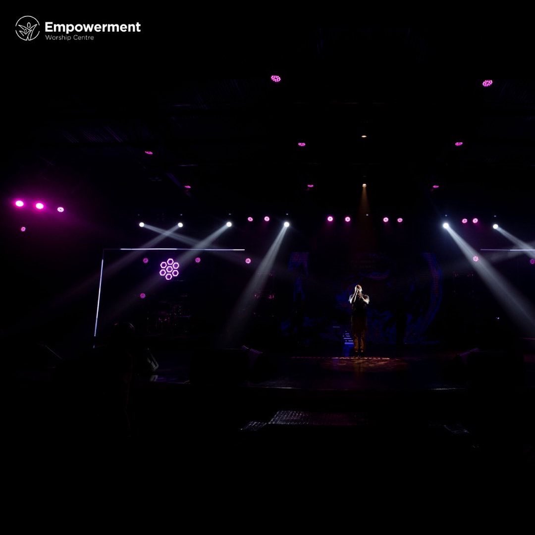 ewccomm25campus's tweet photo. Jesus at the center of it all.
#HOEC22
#WorshipNight
#ConferenceSunday https://t.co/TzlBodhzmO