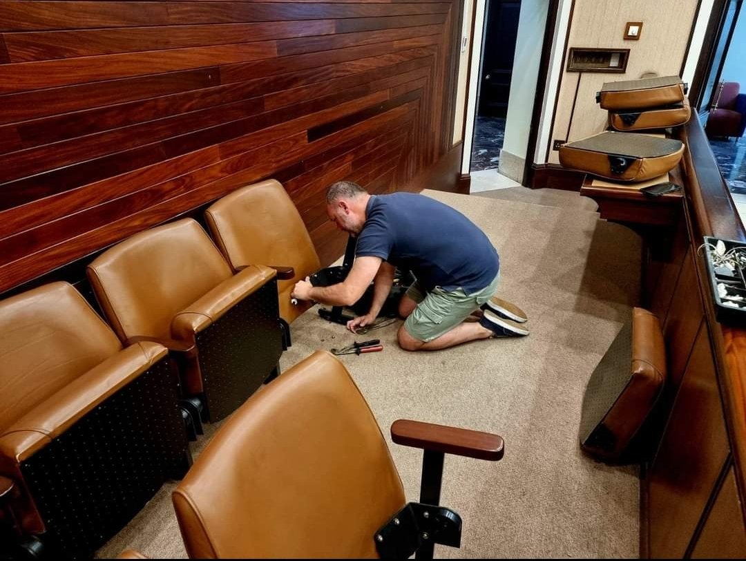RenaldoGouws's tweet photo. The Mayor of Nelson Mandela Bay, @MayorRetief, went into council chambers on a Sunday to fix the chairs that would have cost the metro tens of thousands to replace. When last have you seen a mayor leading from the front like this? https://t.co/tWXsBeETkA