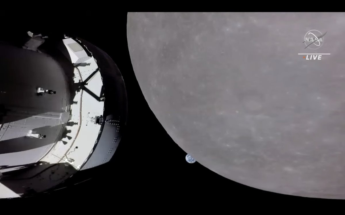 #NASA #Artemis1 Images as Orion approaches the moon and is currently behind the Moon as the Moon blocks the signal of the DSN. Expecting the OPF burn in 2 minutes. Orion will be about 81 miles above the surface of the Moon.