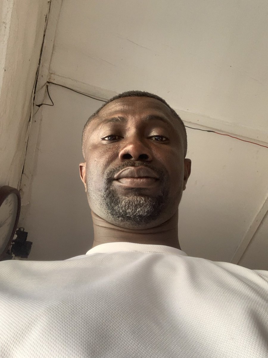 1980Gyamfi's tweet photo. Single and searching 🥰😜 https://t.co/ZaJK3x2TUJ