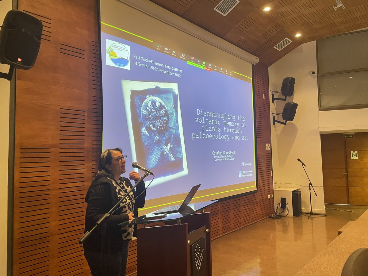 pases2020's tweet photo. The memory of the plants through paleoecology and art—@cataruga is keynoting fantastically and touchfully her research at #pases2022 https://t.co/odpEGilIjX