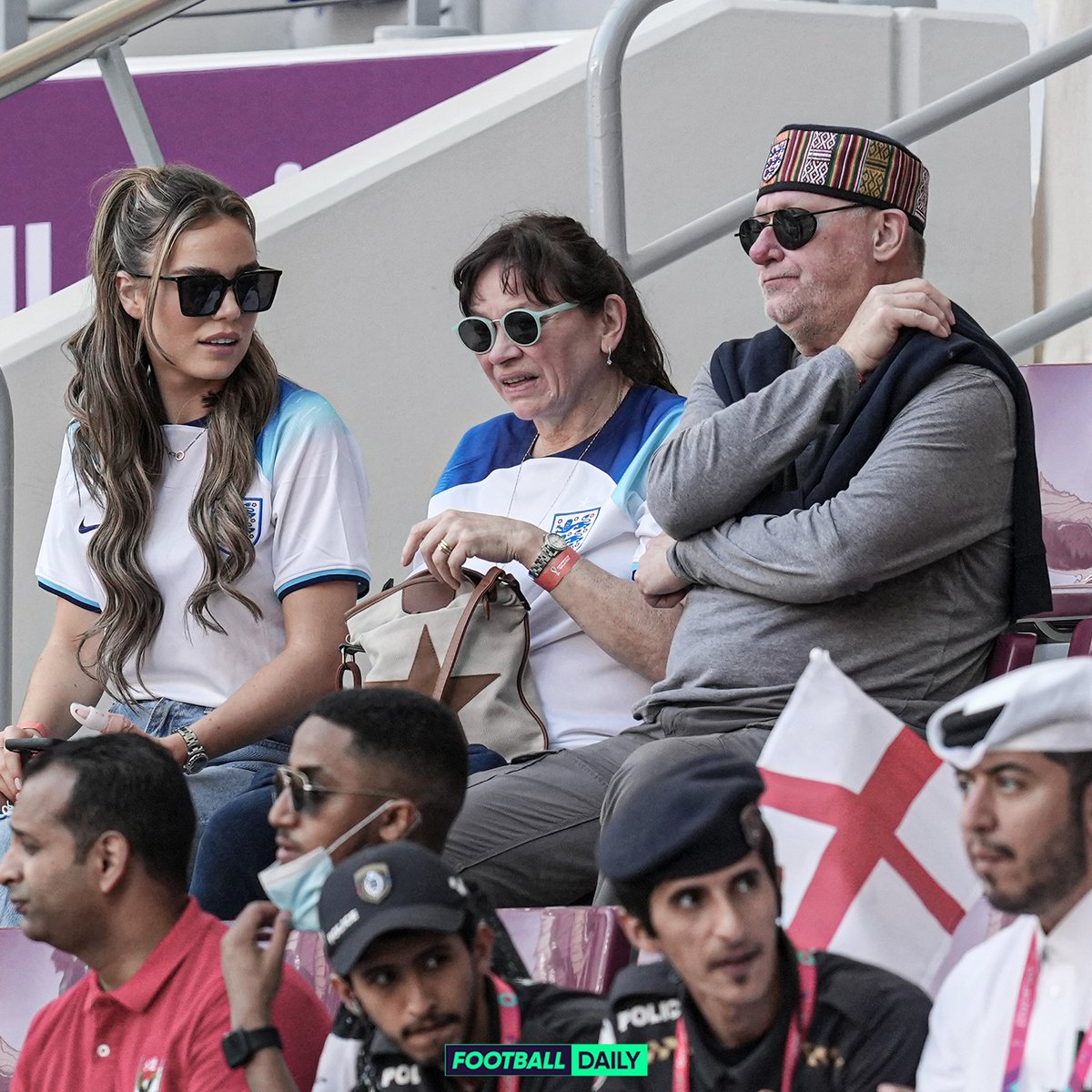 Aaron Ramsdale's family are in the building 🏴󠁧󠁢󠁥󠁮󠁧󠁿

#ENGIRN #Qatar2022