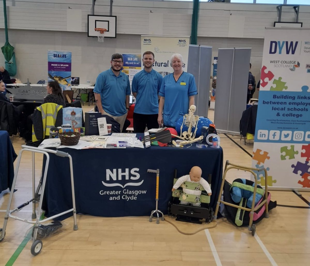 ChrisMilligan92's tweet photo. Physios supporting #STEMWest careers event at West College, Clydebank Campus. @NHSGGCnorthAHP https://t.co/7jxEuIiDoF