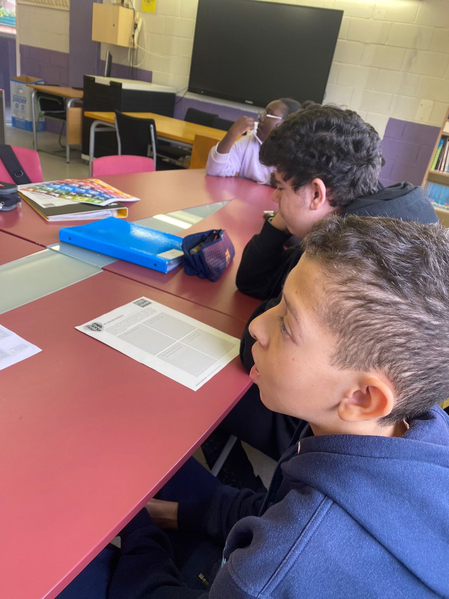IRocagrossa's tweet photo. L'alumnat del SIEI s'ha sumat a la celebració del Dia Mundial de la Infància organitzada per @unicef_es
Aquest és un esdeveniment que se celebra en tot el món i és un dia en què els nens, nenes i adolescents prenen la paraula. #dretsiemociones #educadrets #DiaMundialdelaInfancia https://t.co/JM3Xs0h3Cp