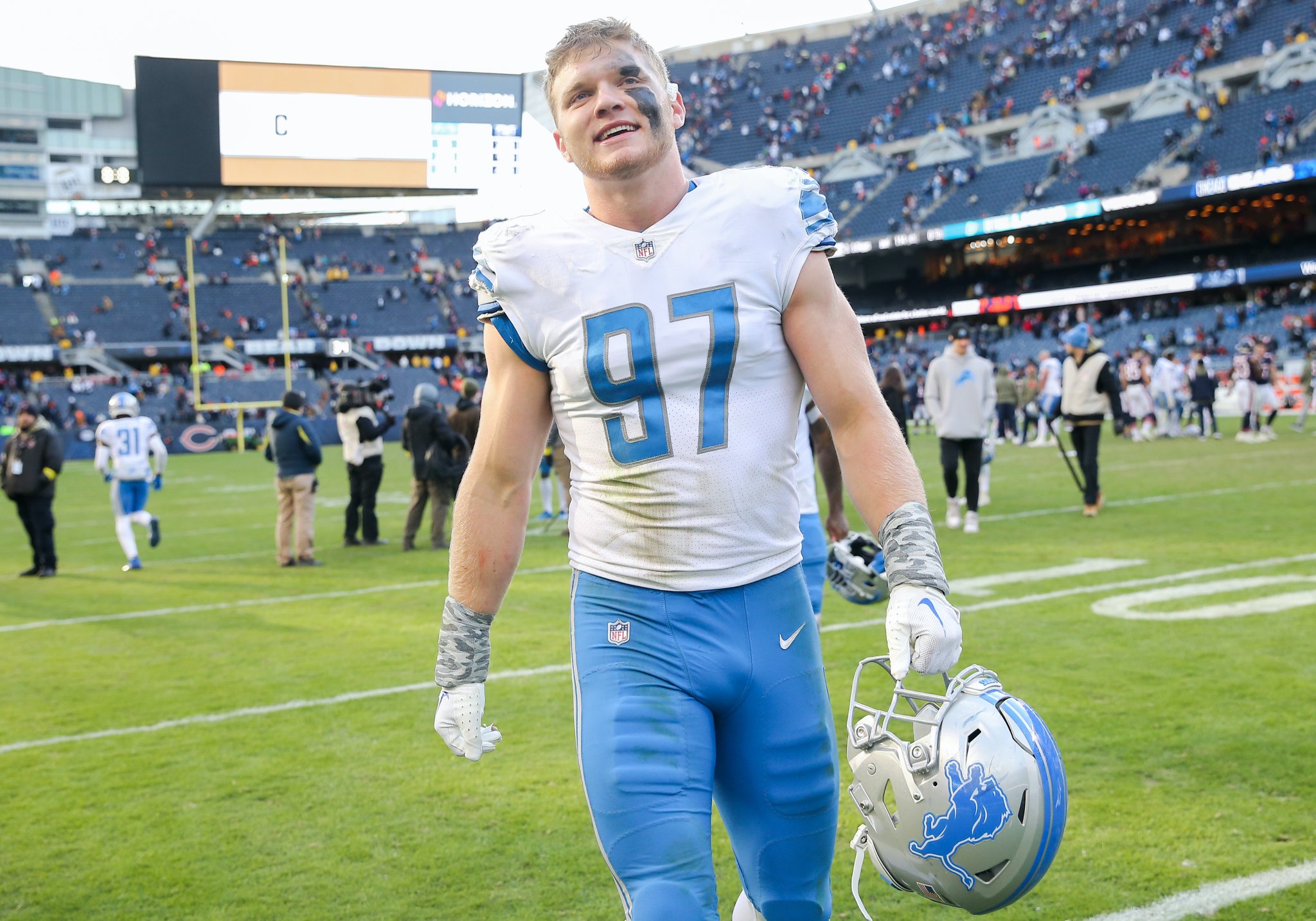 NFL on CBS 🏈 on Twitter "Aidan Hutchinson is the first player in over