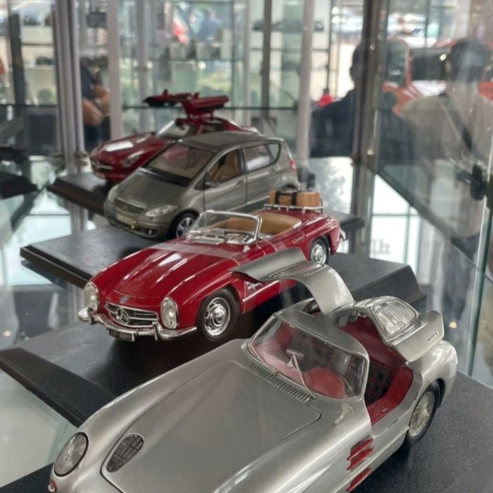 harshparadkar94's tweet image. Experience Star luxury and style in its miniature best!  A luxury die-cast show #Model Car #modelcarsofinstagram🚘 #HobbyIst #ToysForBoys #Mercedes Benz #Landmark Cars#
Special thanks to Aniket Deshpande  for inviting me. It was a great experience !!!