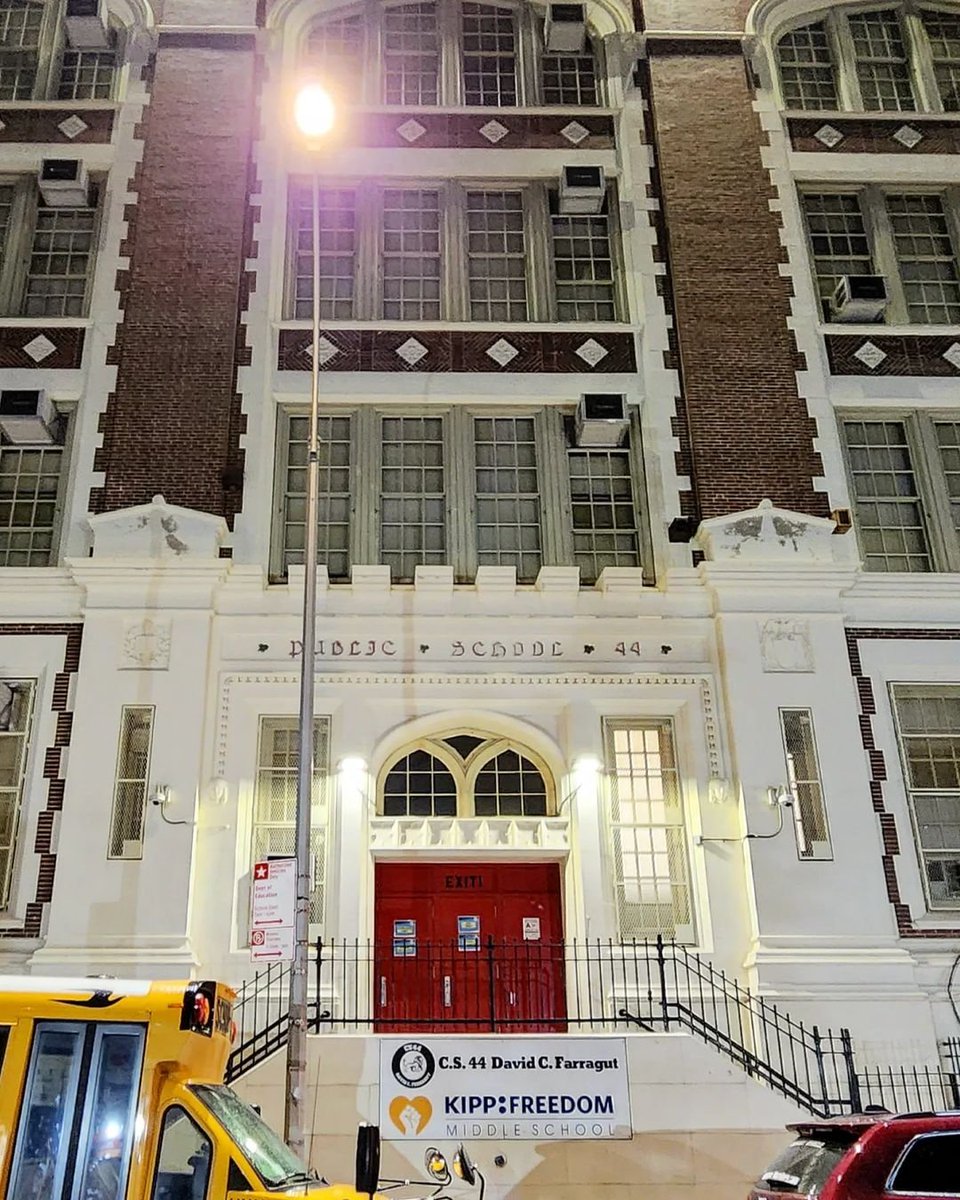 fromTheBronx's tweet photo. P.S. 44, David C. Farragut School. 1825 Prospect Avenue, The Bronx, USA. PHOTO: @FromTheBronx 📚 ✏ 🚸
.
.
.
#thebronx #bronx #fromthebronx #fromthebronxtotheworld #thebronxdoesitbetter #nycgo #seeyourcity #thisisnewyorkcity #trueyorkcity #ps44 #prospectave #kippspublicschools https://t.co/VIvcNEcA6z
