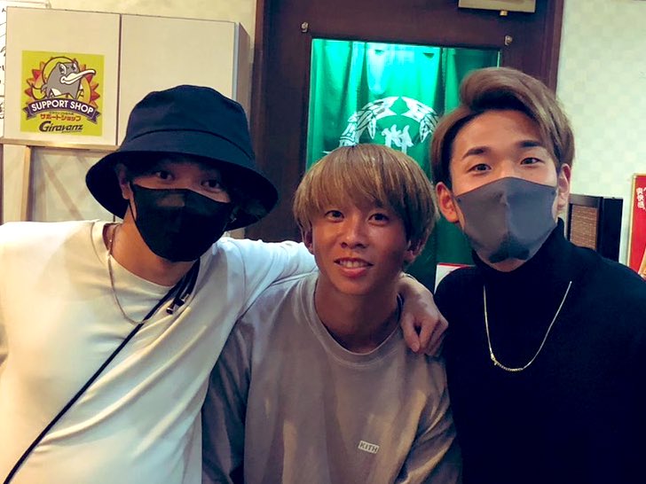 gohanyatakezen's tweet photo. もう帰ってくるなんて思ってなかった。笑
みんな
誰かわかる？ https://t.co/YllEFJ0SrV