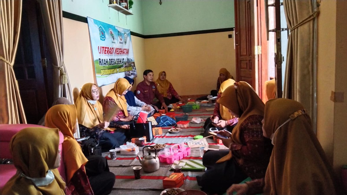 Agus2Prihanto's tweet image. Literasi Kesehatan RDS dalam pertemuan Kader Posyandu Mawar Putih Desa Kertasinduyasa 
Senin, 21/11/22
#TPPJatibarangBrebes
#RDS
#KPM
@halimiskandarnu
@kemendespdtt
@bpsdmkemendesa
@taufikmadjid71
@yusradaridesa
@tppkemendes
@TPPJateng
@EvyNurmilasari
@AhmadMunsip
@beta_nurcholis