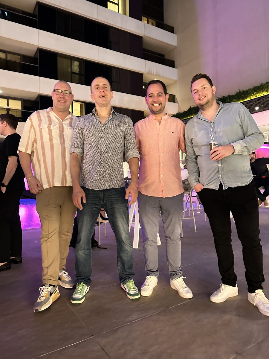 Harm1972's tweet photo. These men made Dubai legendary. Thanks @sasha35625 , Nicky, pink hat guy, @BearWaves_nl , @serkanbayar @__Black_Turtle_ (and his wife) #wavesconf @wavesprotocol https://t.co/bR2ypIB288