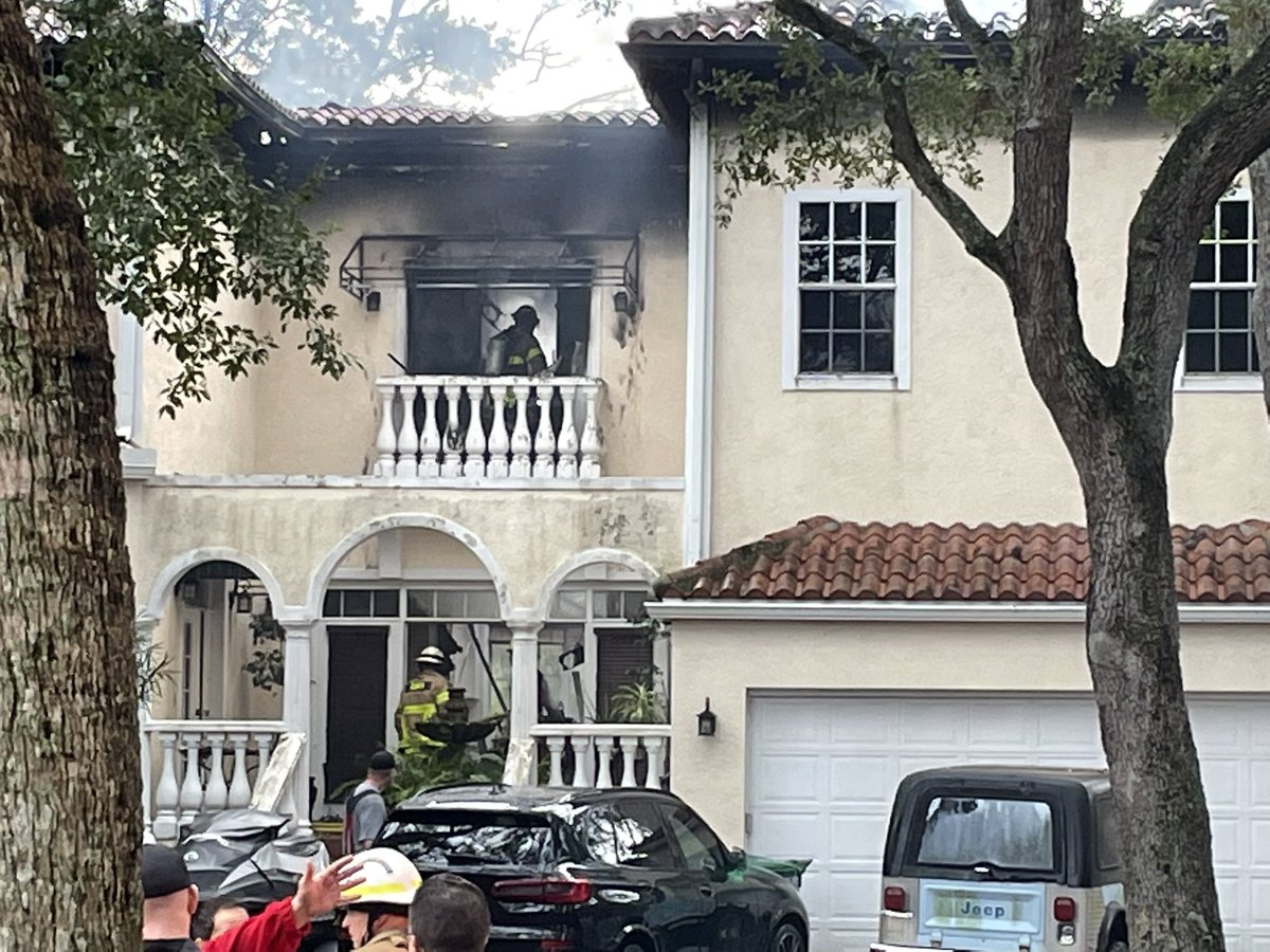 Larissa Scott tweet media