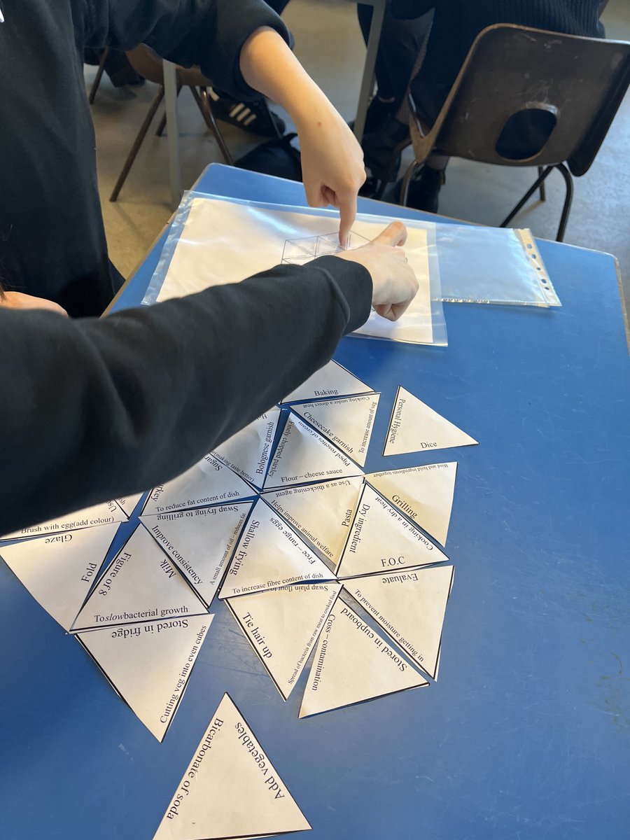 bones_carmel's tweet photo. Ms Sinclair ⁦@Bellbaxter_HS⁩ S4 Hospitality cranking up the challenge with a bit of ‘find &amp; fix’ then Key Q ‘How will YOU remember this’ before re-iterating knowledge ⁦@BBHSLearns⁩ ⁦@osirisedu⁩ 🏴󠁧󠁢󠁳󠁣󠁴󠁿🍿🎥 https://t.co/Ke5qeQ1ayJ