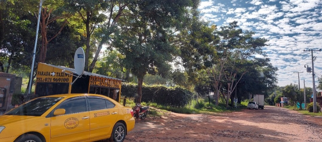 NuevoHogarEmpr1's tweet photo. 📍 Ñemby , a metros de Acceso Sur
#REMATO 🌳Terreno de 570 m2 Sobre calle principal Bernardino Caballero (próxima a asfaltarse )
🚍Líneas de colectivo frente mismo al lote
🏷85.000.000 Gs
✅️Título e impuesto al día
📞 (0971) 306-270 https://t.co/RNDzPKdKmt
