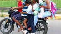 ElParaisoNow's tweet photo. Atención autoridades estamos viendo estos todos los días en los semáforos de #ElTorreon #ElParaiso #Caracas menores montados en moto sin casco, si tienen un accidente se lesionaran gravemente. Llamado a los encargados de regular esto. No es sólo recoger la basura
@MinpublicoVEN https://t.co/jtkFzHmYpG