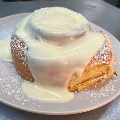 Our favorite cinnamon rolls 😍 … made with love and lots of butter ! 
 #smallbusiness #supportlocal #bellevillelocal #metroeastfoodtruck #stlfoodtrucks #stlfood #bellevillelocal #bellevilleillinois