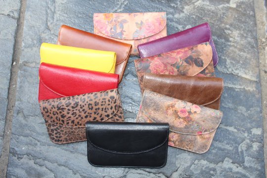 odilynchdesign's tweet photo. My wallets are made using the same high quality leather as my bags &amp; would be perfect for gifts. More wallet styles available https://t.co/g6sfAJe3eb

#leathergifts #shopindie #OnlineCraft #CraftBizParty #handmade https://t.co/mWr8B176ps