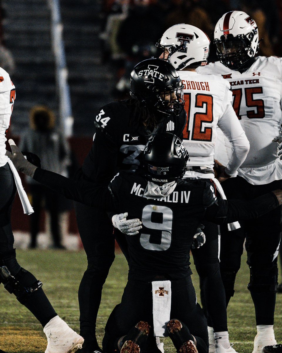 leechinyama's tweet photo. Cyclones🏈 https://t.co/GOwVqCIxuU