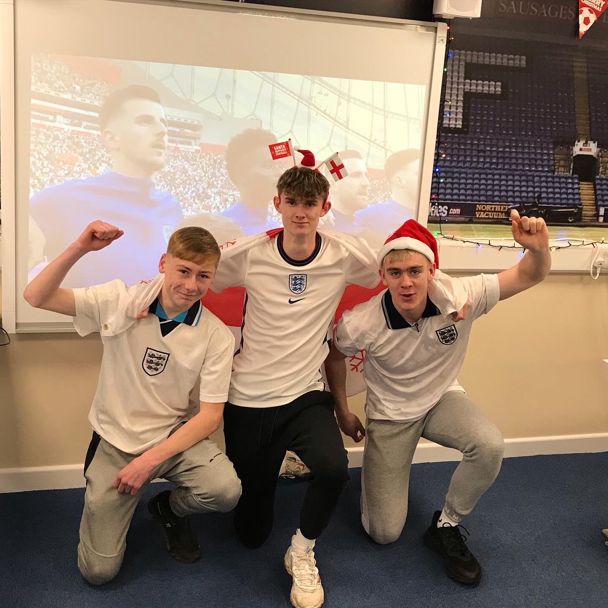 CUFCSportsColl's tweet photo. ⚽️🎄Our Christmas tree and BTEC students are World Cup ready!! 🏆🤩

🏴󠁧󠁢󠁥󠁮󠁧󠁿 COME ON ENGLAND 🏴󠁧󠁢󠁥󠁮󠁧󠁿 

#England #WorldCup2022 #Christmas 

@BBC_Cumbria @bbccumbriasport @CumberlandFA @ActiveCumbria @CUFCCST @officialcufc https://t.co/vrOMcsV1g4