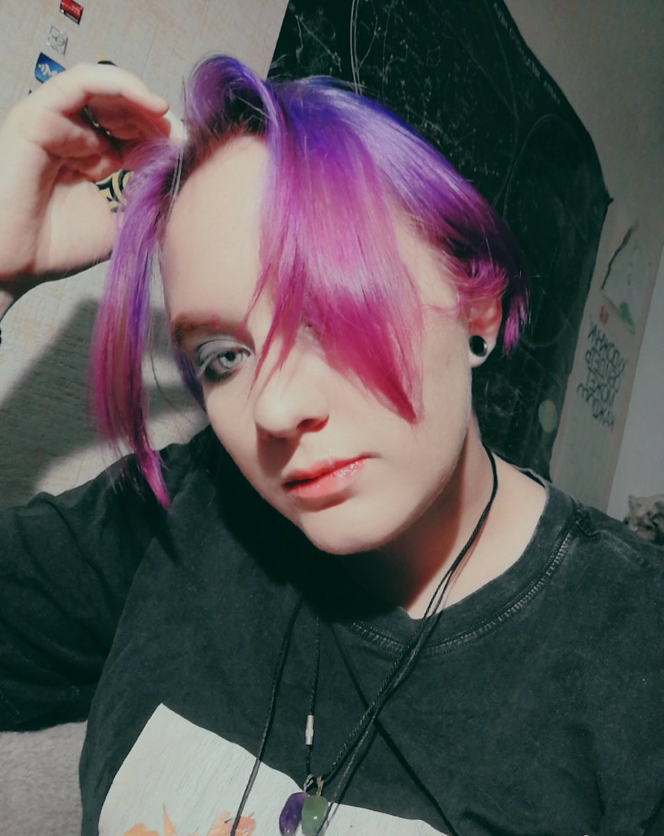 yuki_gin15's tweet photo. Всё катится в какие то ебеня
(зато я очень симпатичный) https://t.co/jw7lwuSR1j