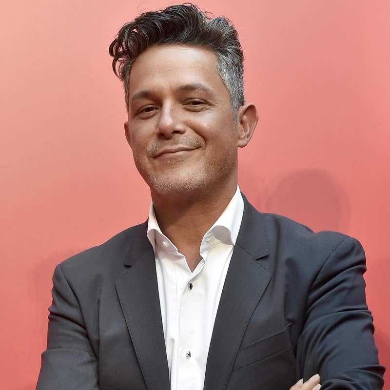 Formula_Music's tweet photo. ¡DIFÍCIL! 😱
El Pop español no sería igual sin... 
🔃 ALEJANDRO SANZ 
❤️ LA OREJA DE VAN GOGH https://t.co/E0Pgwl1f7E