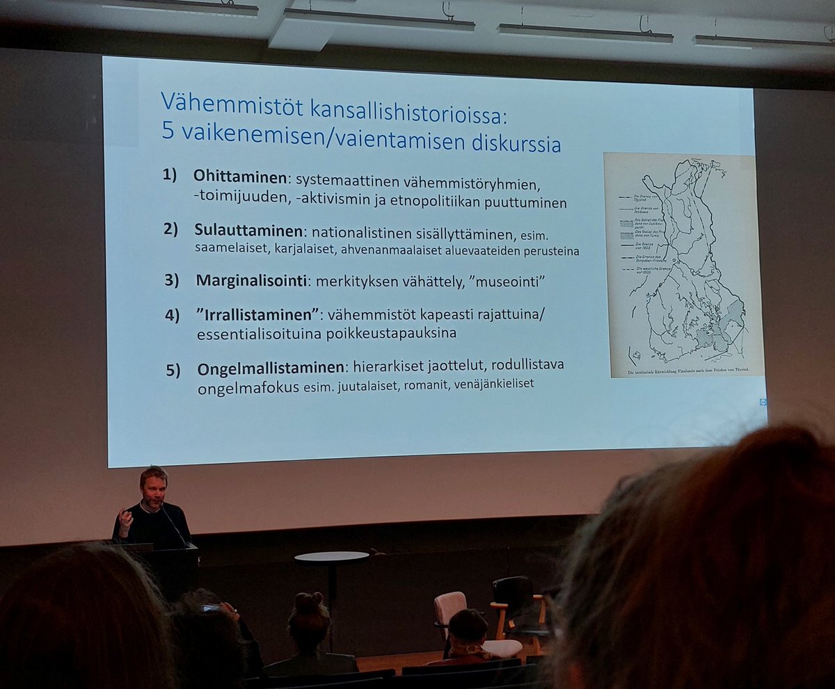 Väestösuhteet ja #historiat-seminaarissa <a href="/TervonenMiika/">Miika Tervonen</a> herätti ajattelua avaamalla 5 erilaista tapaa, joilla vähemmistöt on usein sivuutettu historiankirjoituksesta:
➡️ohittaminen
➡️sulauttaminen
➡️marginalisointi
➡️irrallistaminen/poikkeuksellistaminen
➡️ongelmallistaminen