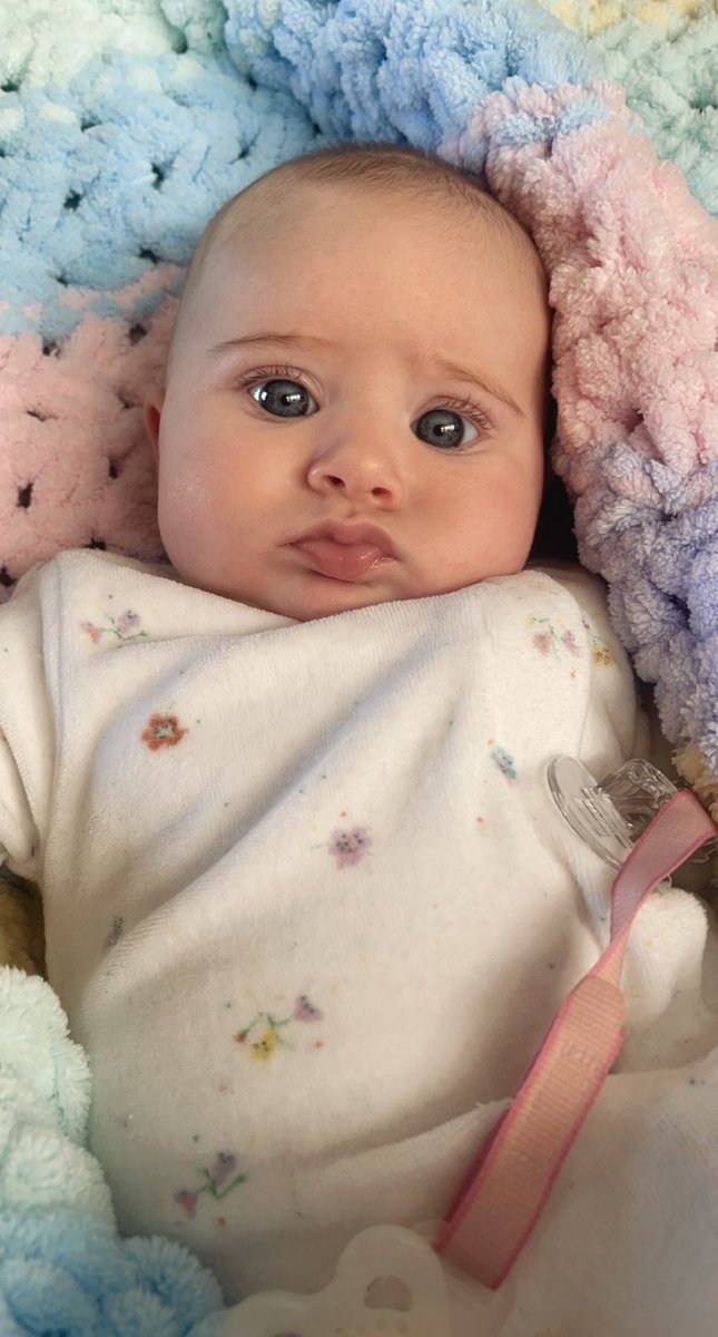 Dominique_V_'s tweet photo. Ain’t nobody gonna tell me I didn’t birth the most perfect little girl ever ever ever just look at her 🥹🥹🥹🥹 https://t.co/GAatE6T4xd