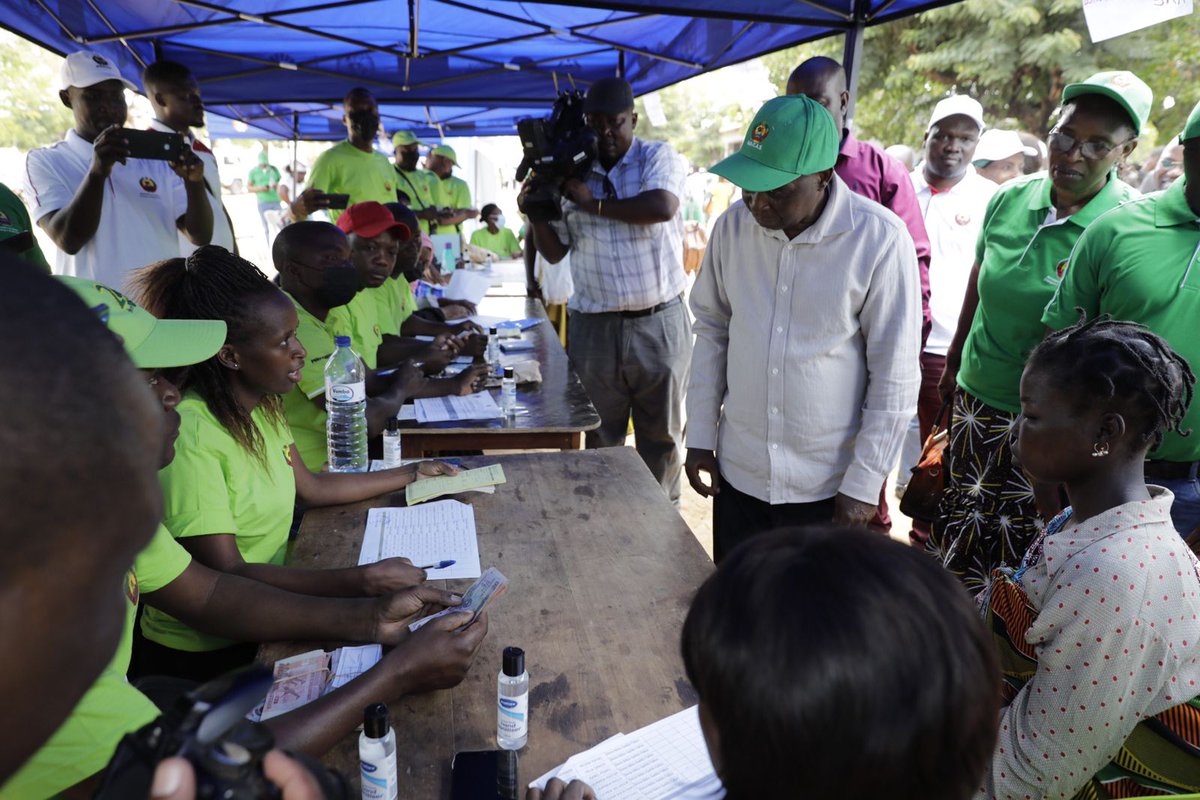 Vice Minister of MGCAS, Lucas Mangrasse, at launch of Child Grant 0-2y. This unique programme combines #cashtransfers &amp; a care package with case management and nutritional information. 
W/ support of <a href="/UKinMozambique/">UK in Mozambique 🇬🇧🇲🇿</a>, <a href="/HCCanMozambique/">Canada au Mozambique, en Angola, et en Eswatini</a>, @SwedeninMZ, Finland &amp; <a href="/WorldBankAfrica/">World Bank Africa</a>.