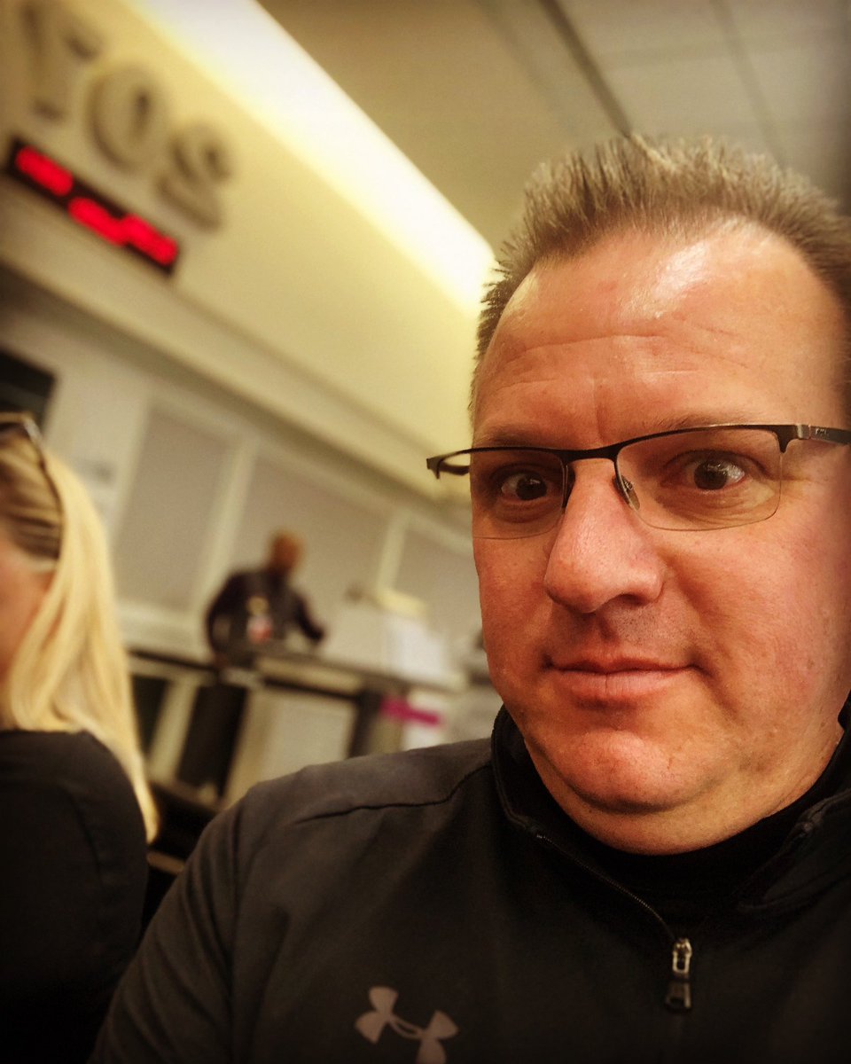 Reporting live from <a href="/flyONT/">FlyONT</a>… It’s way too early and I’m tired.  Back to you in the studio.  Gonna enjoy a nice vacation with the Mrs. and turning off all work devices in 3,2,1… Bend, OR, here we come!