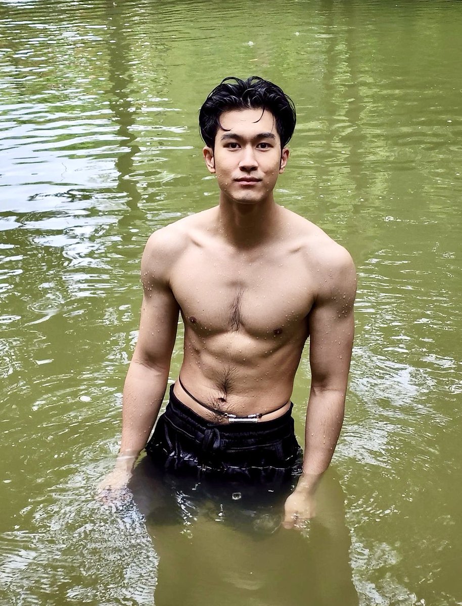 theshabar's tweet photo. อยากเป็นตุ๊กตาช้างบนเตียงเธอ 🐘😊😘😍 lll ig : poom_kiatipoom #เสพติดผู้ชาย @theshabar2 https://t.co/QEFlkutvgb