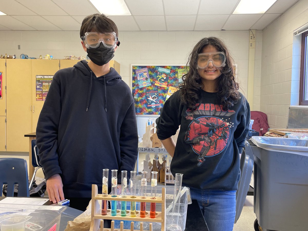 jesuisdebra's tweet photo. Dena and Kai sharing their chemical techniques and lab safety procedures to make rainbow test tubes ⁦@kilmercougars⁩ ⁦@swmcfarlane⁩ ⁦@FCPSR2⁩ https://t.co/6wFnNv3NBq