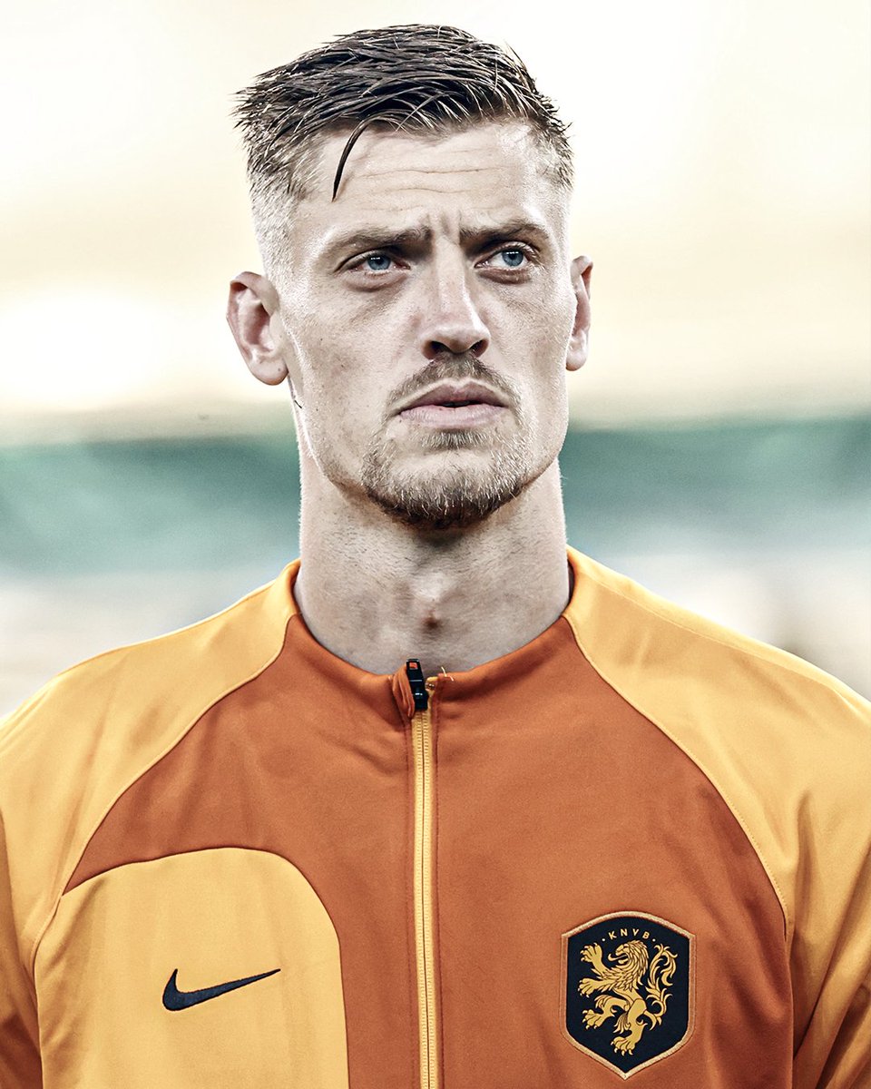 ESPNFC's tweet photo. Andries Noppert earns a clean sheet in his first cap for the Netherlands 🧤🇳🇱

The 28-year-old Heerenveen goalkeeper spent most of his career as a backup, was advised by family to give up football in 2020, and was without a club twice in his career. Never give up 👏 https://t.co/Vcpn8bD6gD