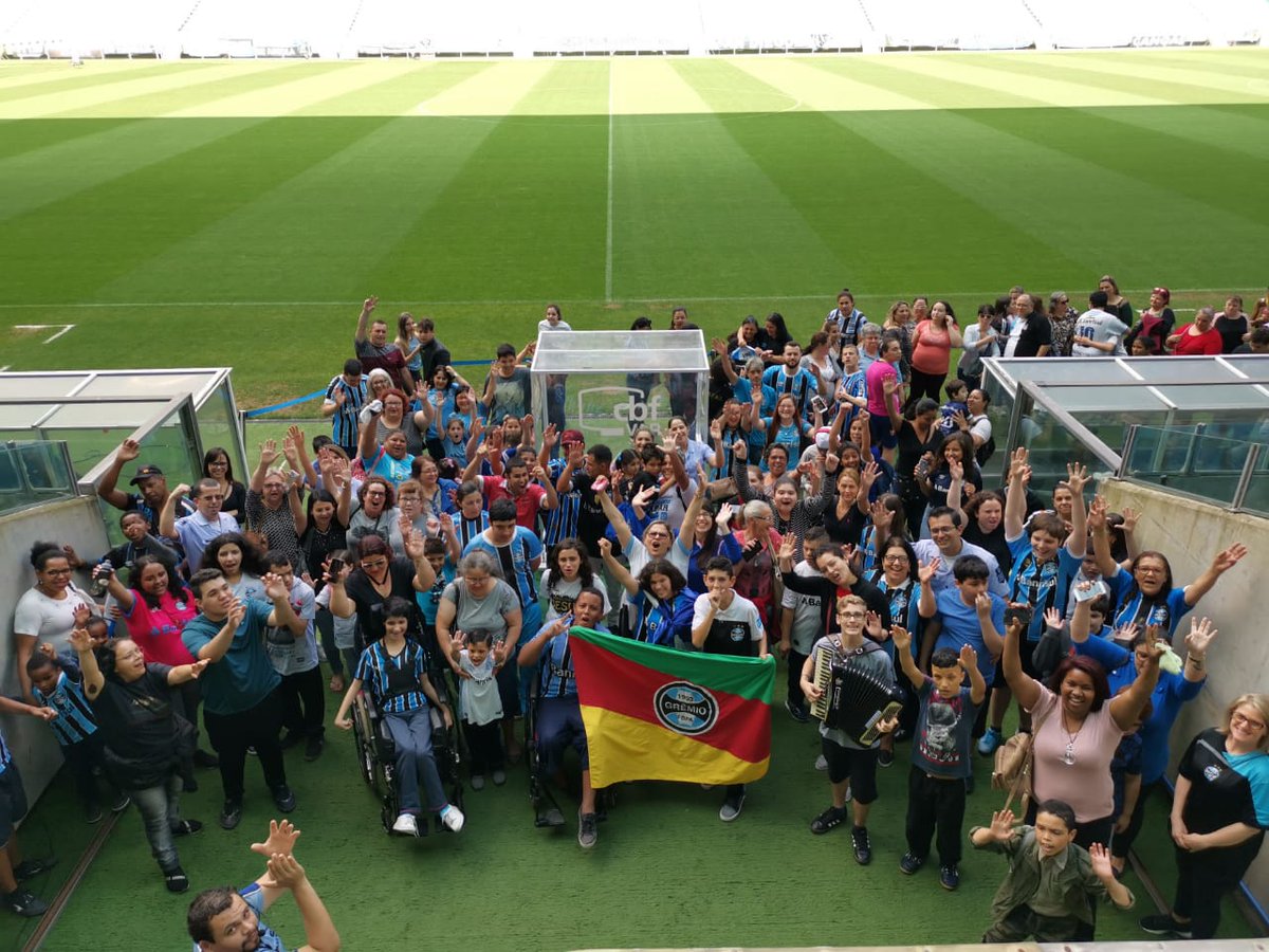 Amanha, 22/11 das 14h ás 15h mais um tour do <a href="/DesejoAzul/">Desejo Azul</a> na Arena do <a href="/gremio/">Grêmio FBPA</a>. Quem estiver interessado em participar entre em contato pelo whatsapp 999012040.