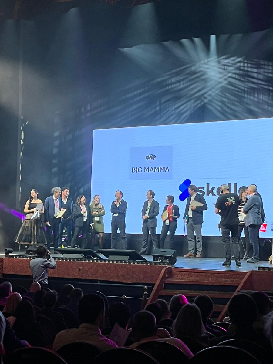 Nuit du commerce connecté. Skello remporte la 3è place dans la catégorie Collaboration client/fournisseur pour son accompagnement auprès des 20 établissements du groupe Big Mamma dans 4 pays. Merci à Nicolas Heintz, DRH groupe, pour sa confiance ! 
#foodtech