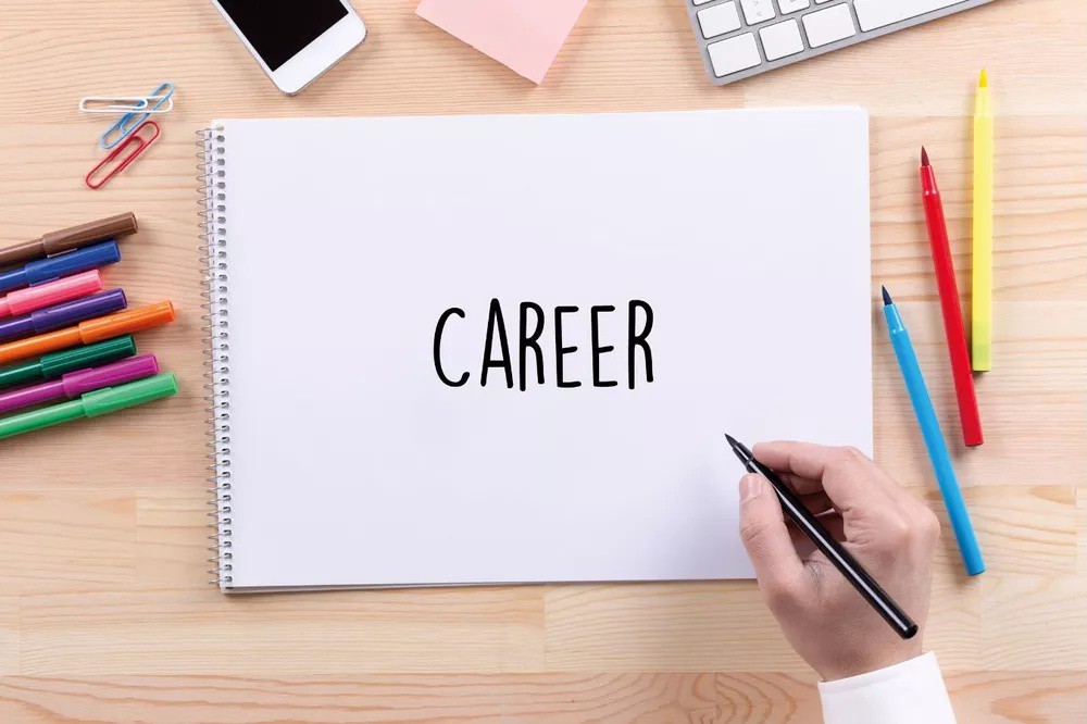 becky_vinton's tweet photo. When it comes to your career, you want more than just a job.

Read more 👉 https://t.co/wsMHQIqV7q  (or link in bio)

#PurposeDrivenLife #AchieveMeaningfulResults #Career #CareerAdvice https://t.co/9D1U5ICaIQ