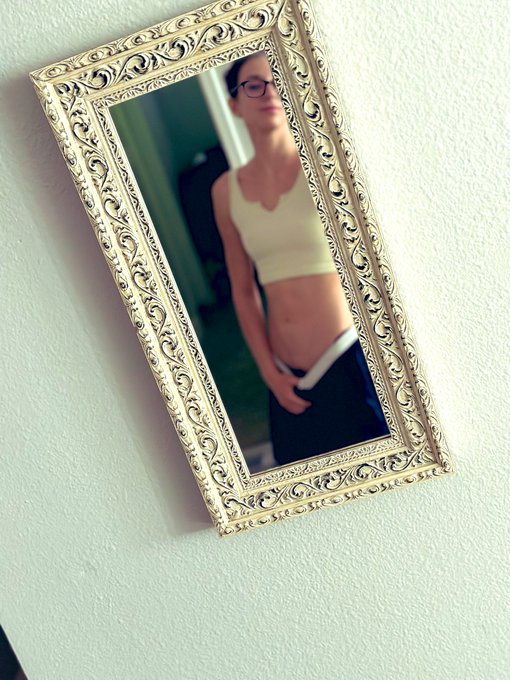 1 pic. Hopping on Twitch for a bit ? https://t.co/CjDIHmlLZW https://t.co/3qXSS1MroO