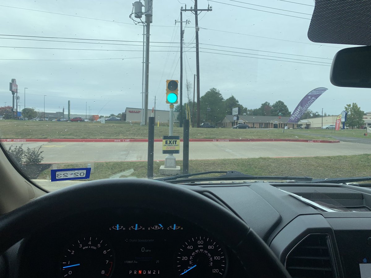 wadestanford's tweet image. Love how well @twautospa cleans my truck!! Does anyone else enjoy going thru the stages of the wash and seeing the green light at the end?🚦#CarWash #PutItInNeutral @PalestineTXCofC