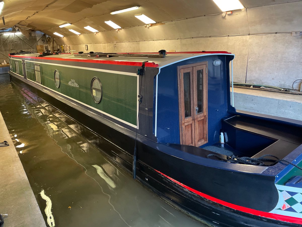 KingsgroundTiff's tweet photo. Then, ~KG~ Sans Souci returned to us (after almost 15 years) for her first repaint. The owners have taken such great care of her. This will be the fist boat to leave us in 2023! #repaint #oxfordshire #boatbuilder #kingsground https://t.co/OCGpWUMzaY